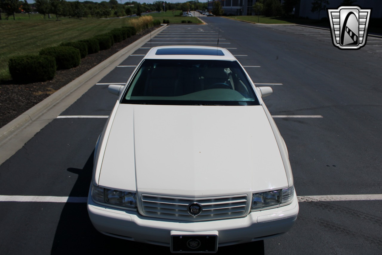 2002 Cadillac Eldorado 39