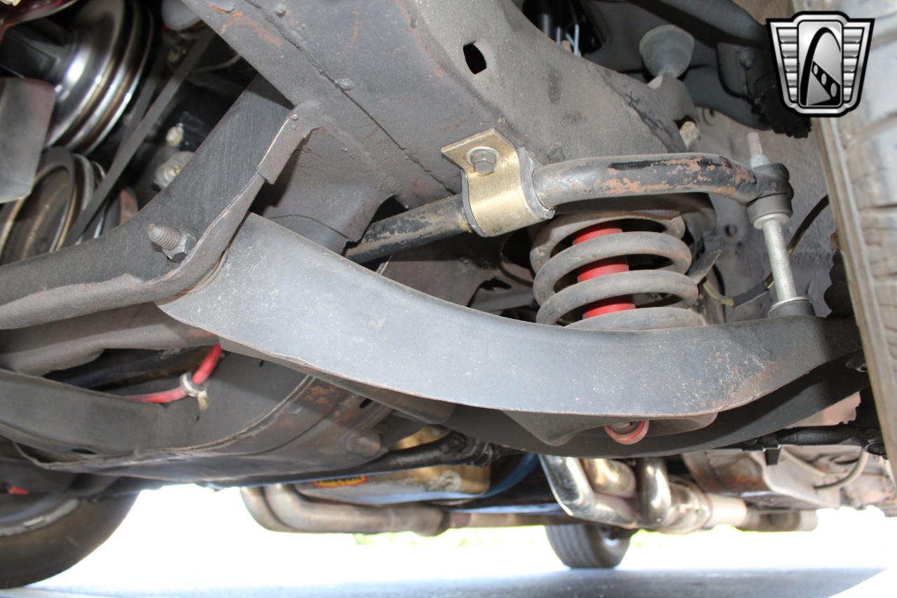 1968 Pontiac Firebird 81