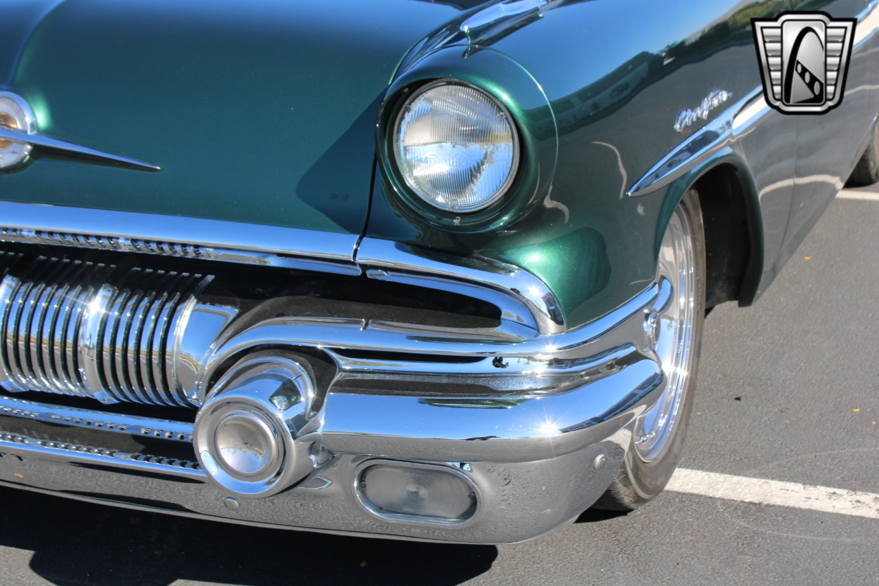 1957 Pontiac Chieftain 11