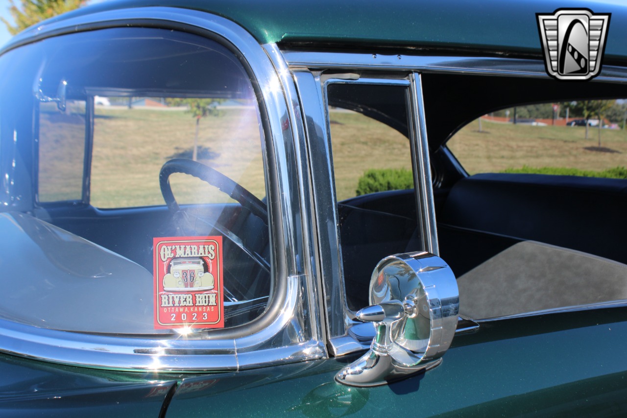 1957 Pontiac Chieftain 76