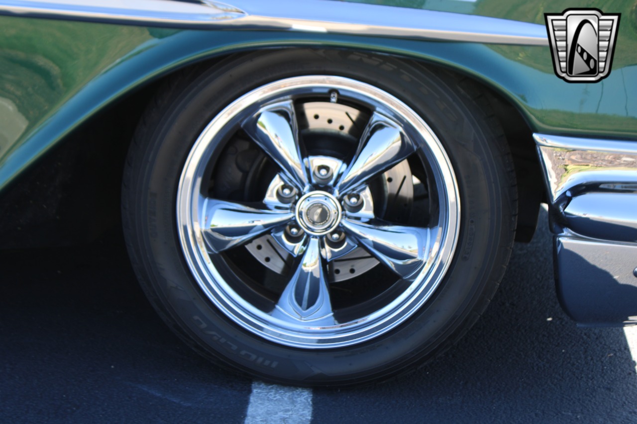 1957 Pontiac Chieftain 29