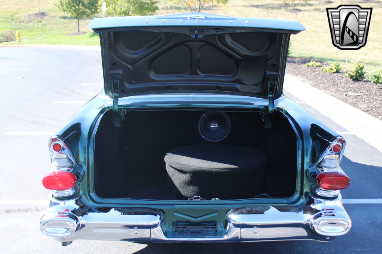 1957 Pontiac Chieftain 24