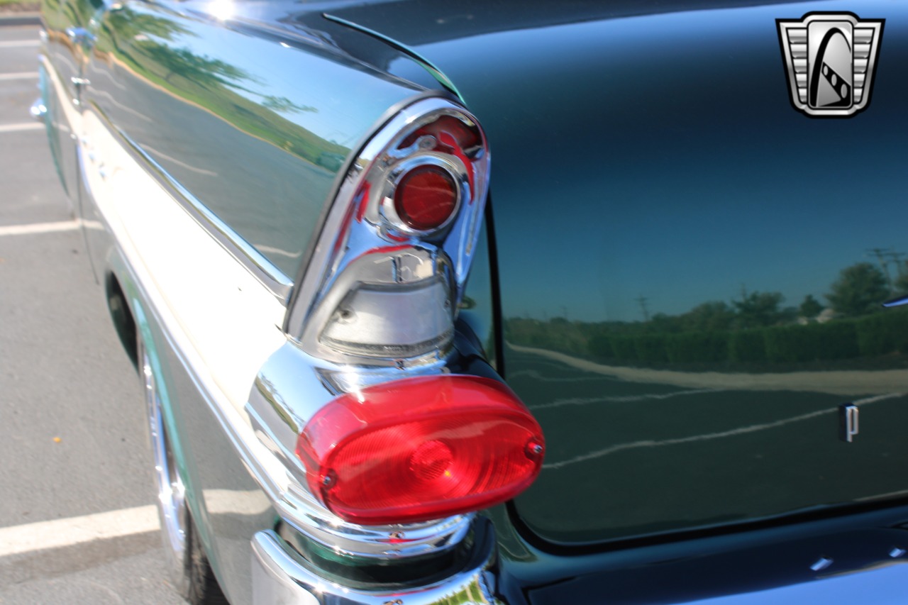 1957 Pontiac Chieftain 14