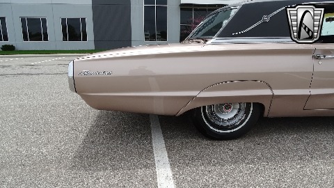 1966 Ford Thunderbird image 33