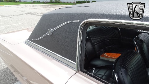 1966 Ford Thunderbird image 86