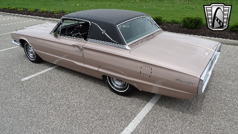 1966 Ford Thunderbird image 9