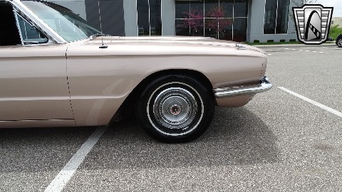 1966 Ford Thunderbird image 35