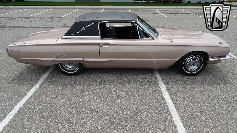 1966 Ford Thunderbird image 12