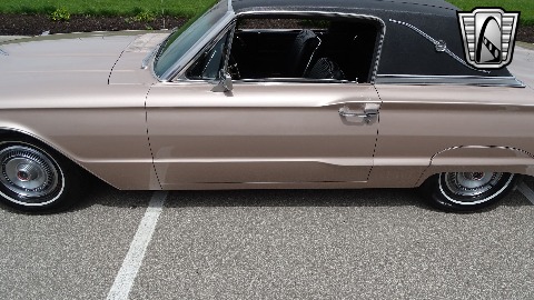 1966 Ford Thunderbird image 40