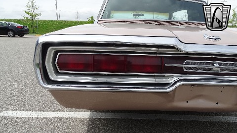 1966 Ford Thunderbird image 93