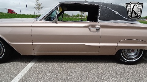 1966 Ford Thunderbird image 43