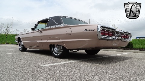1966 Ford Thunderbird image 25