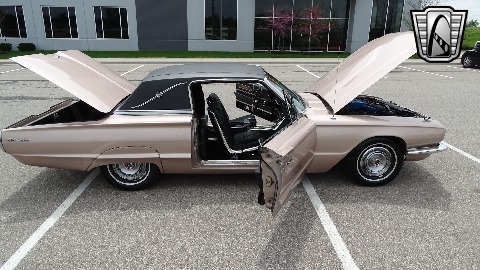 1966 Ford Thunderbird image 54