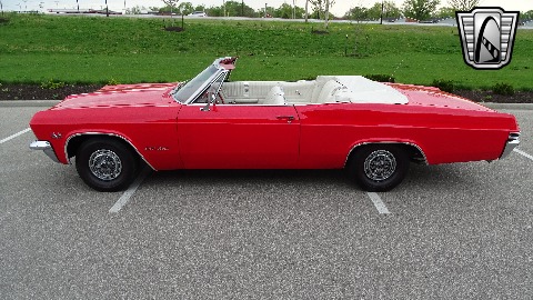 1965 Chevrolet Impala image 8