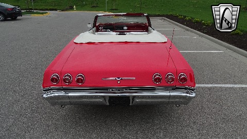1965 Chevrolet Impala image 10