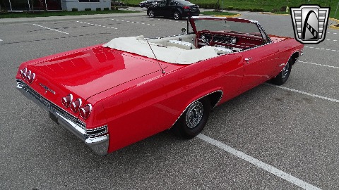 1965 Chevrolet Impala image 11