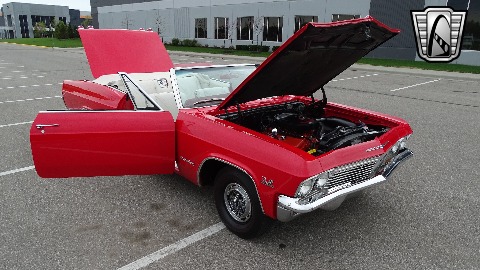 1965 Chevrolet Impala image 37