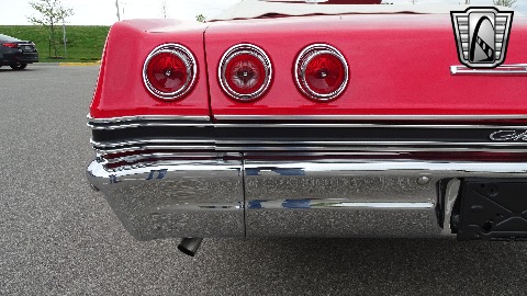 1965 Chevrolet Impala image 91