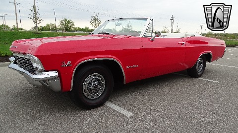 1965 Chevrolet Impala image 15