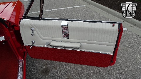 1965 Chevrolet Impala image 120