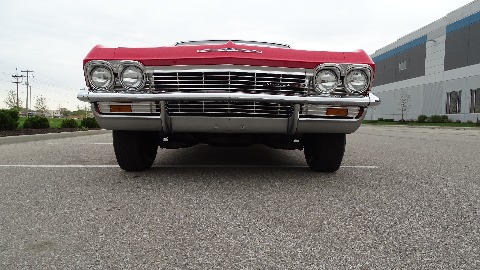 1965 Chevrolet Impala image 22