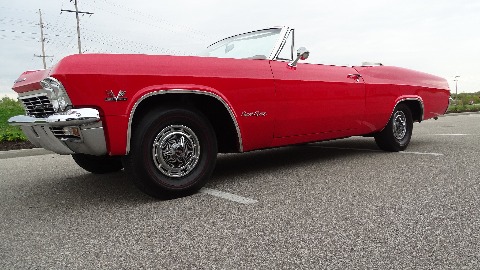 1965 Chevrolet Impala image 23