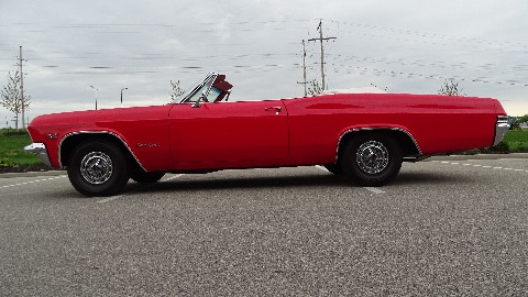 1965 Chevrolet Impala image 24