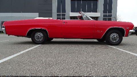 1965 Chevrolet Impala image 28