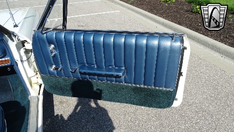 1965 Chevrolet Impala image 107