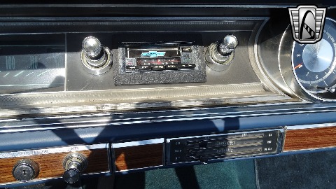 1965 Chevrolet Impala image 133