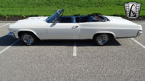 1965 Chevrolet Impala image 8