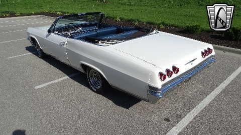 1965 Chevrolet Impala image 9