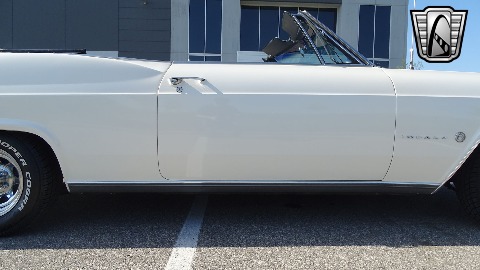 1965 Chevrolet Impala image 37