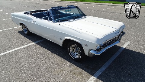 1965 Chevrolet Impala image 13