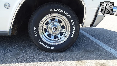 1965 Chevrolet Impala image 143