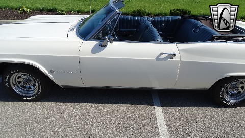 1965 Chevrolet Impala image 40
