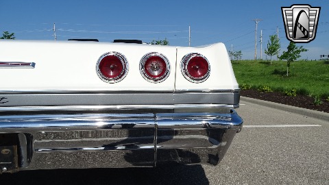 1965 Chevrolet Impala image 94