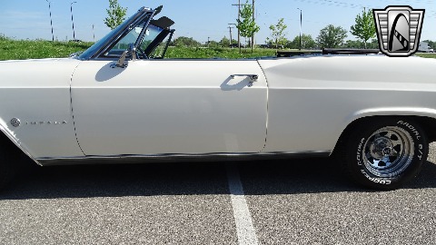 1965 Chevrolet Impala image 43