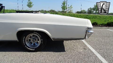 1965 Chevrolet Impala image 44