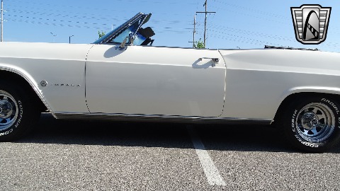 1965 Chevrolet Impala image 46