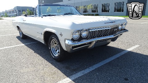1965 Chevrolet Impala image 21