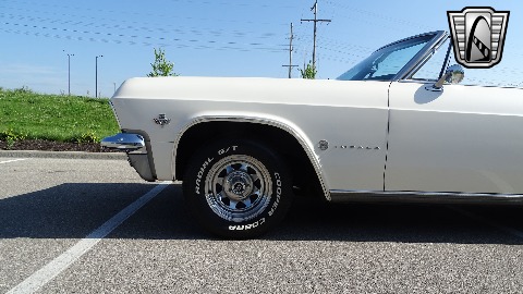 1965 Chevrolet Impala image 47