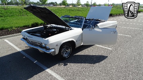 1965 Chevrolet Impala image 49