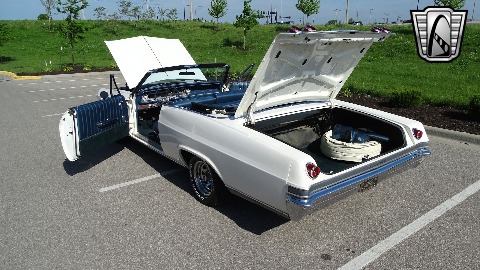 1965 Chevrolet Impala image 51