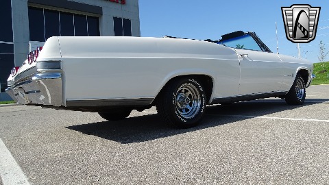 1965 Chevrolet Impala image 27