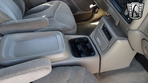 2001 GMC Sierra image 117