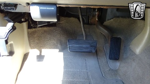 2001 GMC Sierra image 130