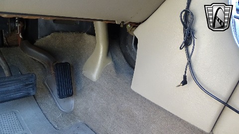 2001 GMC Sierra image 131