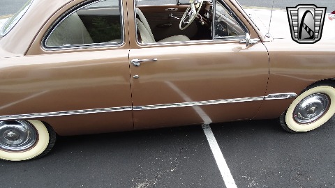 1950 Ford Club Coupe image 31