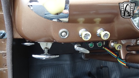 1950 Ford Club Coupe image 137